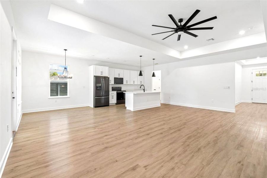 Spacious, unfurnished interior of a new home in , Spring Hill (Image 24).