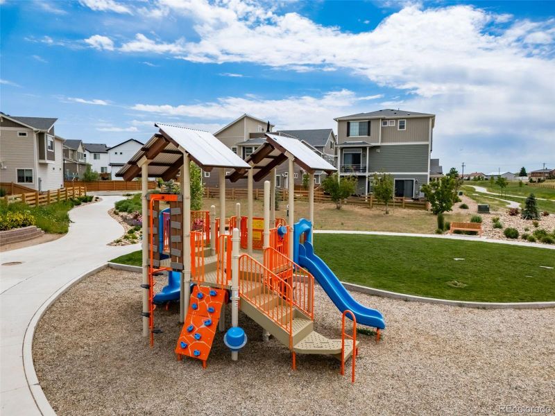 Community amenities in , Commerce City (Image 32).