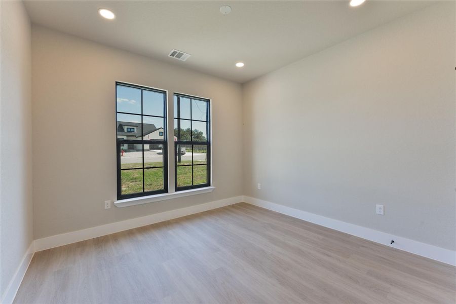 Please note: Photos shown are not of the actual homes but are of the same floorplan. Finishes and features may vary.