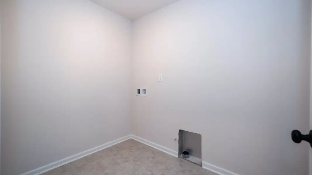 Representative unfurnished interior of a home built from the The Kettering by Norfolk Homes in Offsite Builds Southern Michigan, Ann Arbor (Image 54).