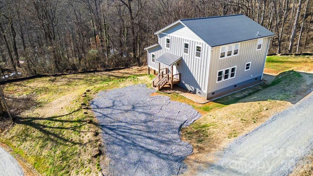 Exterior details and patio area of a home in , Sylva (Image 21).