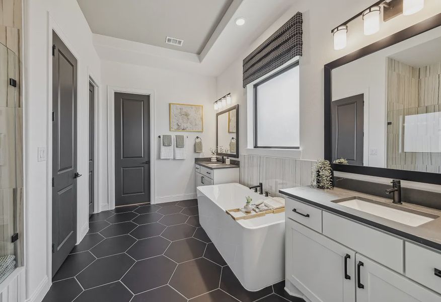 Plan 5039 Primary Bath - Staged - 12 of 21