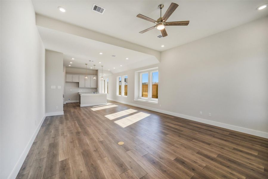 Spacious, unfurnished interior of a new home in Sunterra, Katy (Image 38).