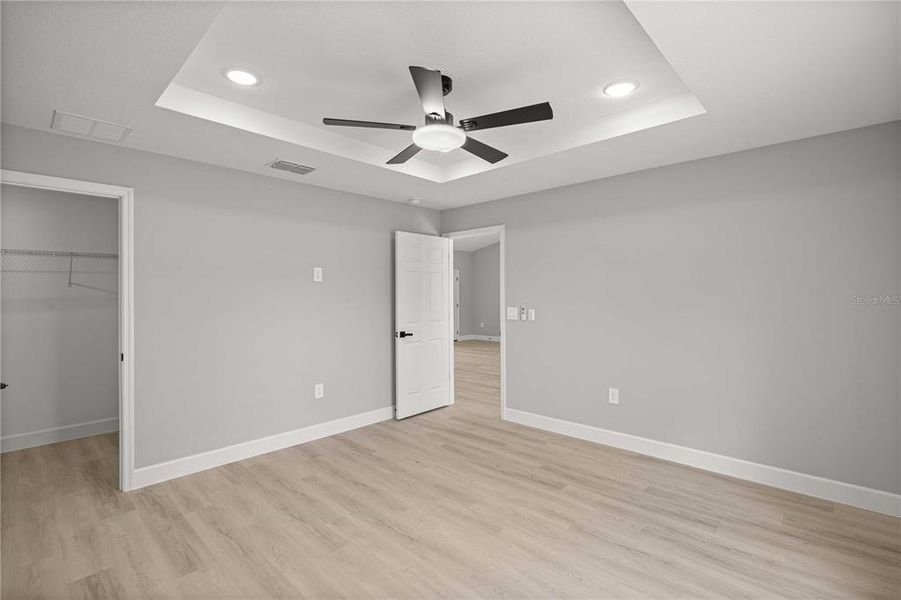 Spacious, unfurnished interior of a new home in , Ocala (Image 13).