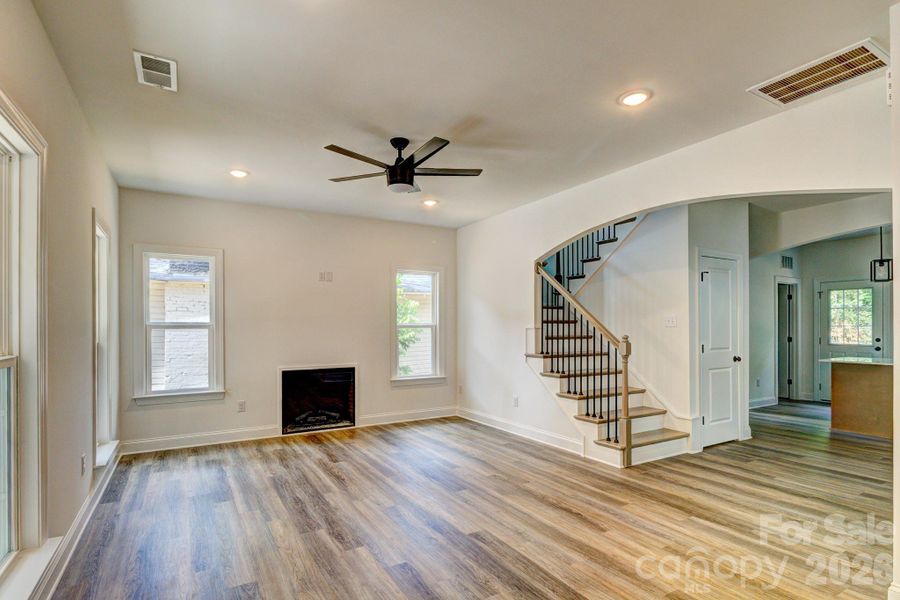 Spacious, unfurnished interior of a new home in , Shelby (Image 8).