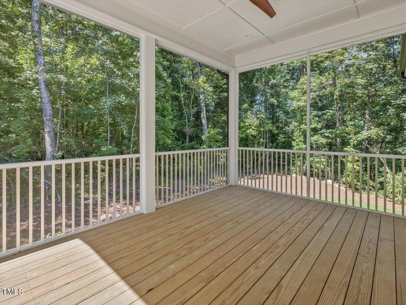 034-Screened Porch 034-Screened Porch