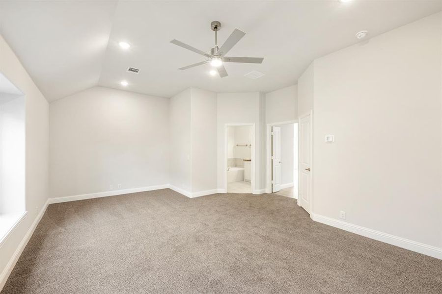 Spacious, unfurnished interior of a new home in Arcadia Trails Classic 60, Balch Springs (Image 28).