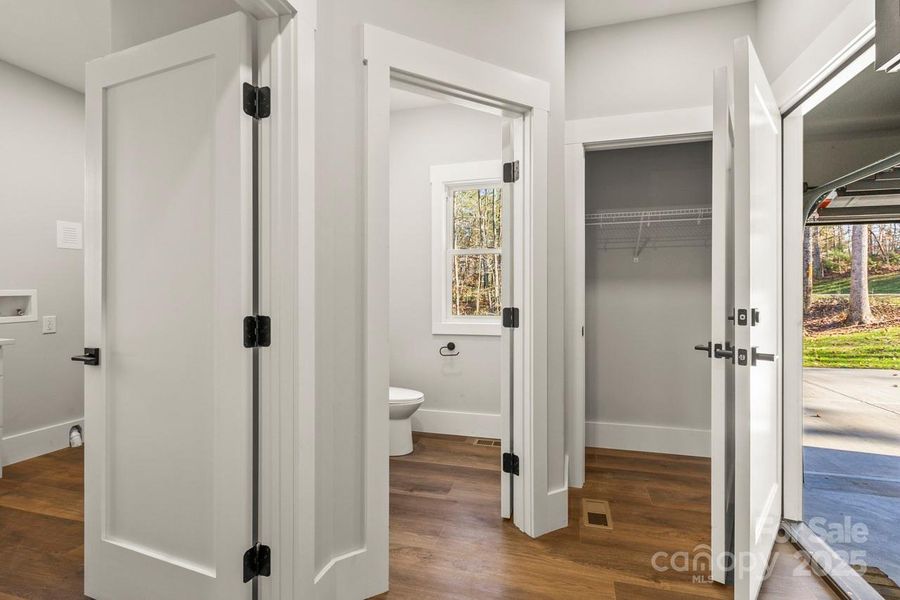 Spacious, unfurnished interior of a new home in , Lincolnton (Image 32).