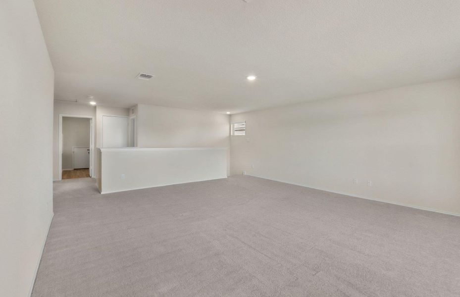 Spacious, unfurnished interior of a new home in Sonterra, Jarrell (Image 22).