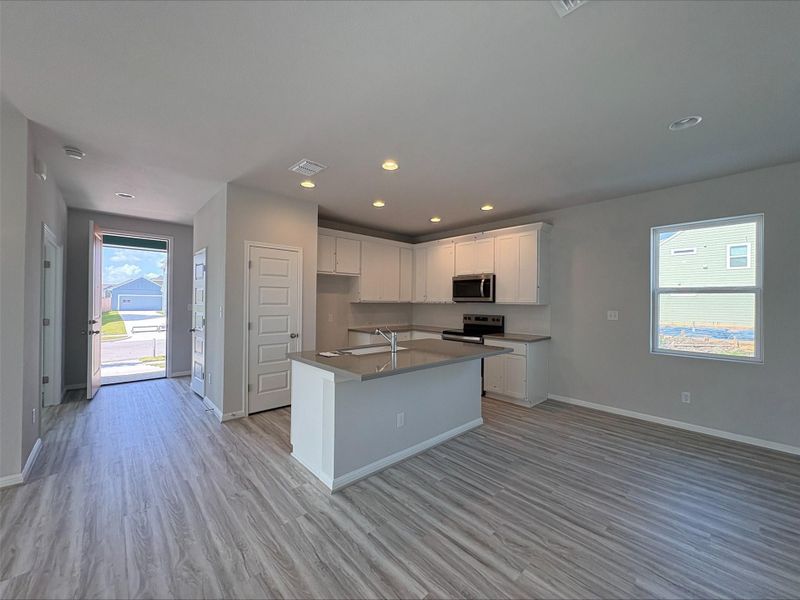 Kitchen & Dining Kitchen & Dining