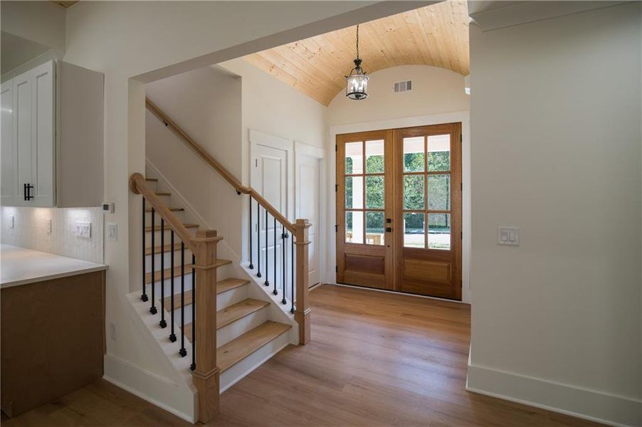 Spacious, unfurnished interior of a new home in , Clermont (Image 32).