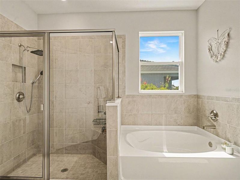 Furnished interior view inside a new home in Star Farms at Lakewood Ranch, Bradenton (Image 12).