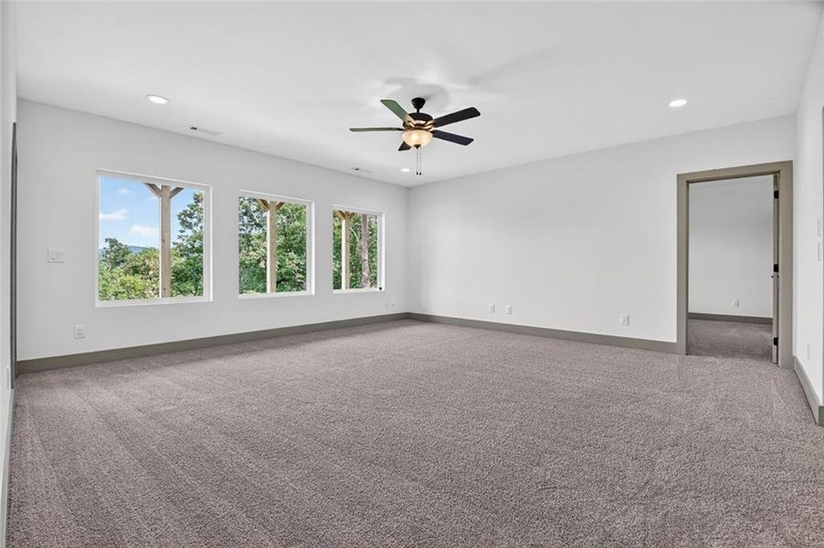 Spacious, unfurnished interior of a new home in , Ellijay (Image 20).