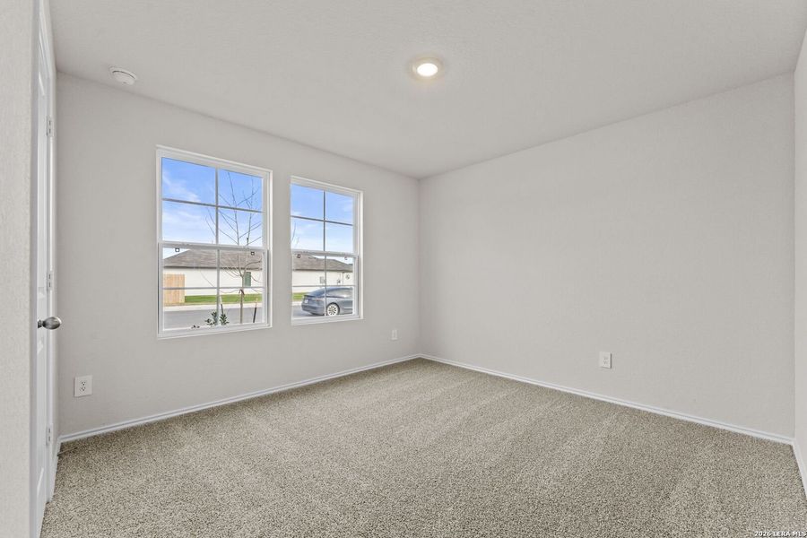 Spacious, unfurnished interior of a new home in Navarro Fields, Seguin (Image 16).