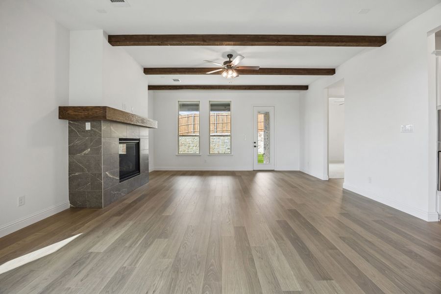 Spacious, unfurnished interior of a new home in Country Lakes, Denton (Image 20). Spacious, unfurnished interior of a new home in Country Lakes, Denton (Image 20).