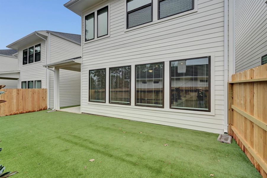 Image 12 of a home in Summer Place 35'. Image 12 of a home in Summer Place 35'.