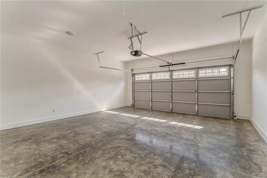 Spacious, unfurnished interior of a new home in , Cartersville (Image 21).