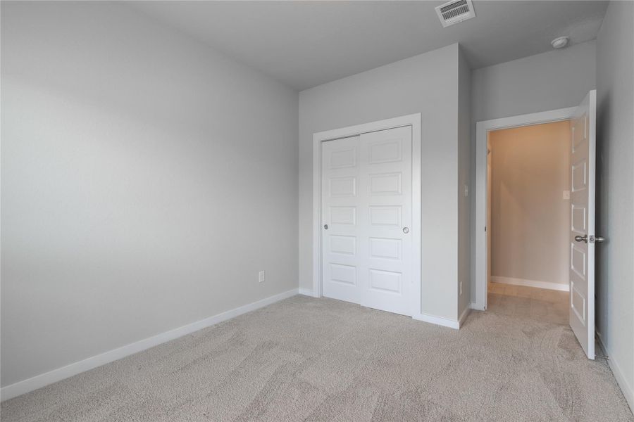 Spacious, unfurnished interior of a new home in Morton Creek Ranch, Katy (Image 25).