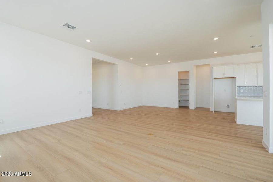 Tri Pointe Homes - Soleo 324 - Dining an Tri Pointe Homes - Soleo 324 - Dining an