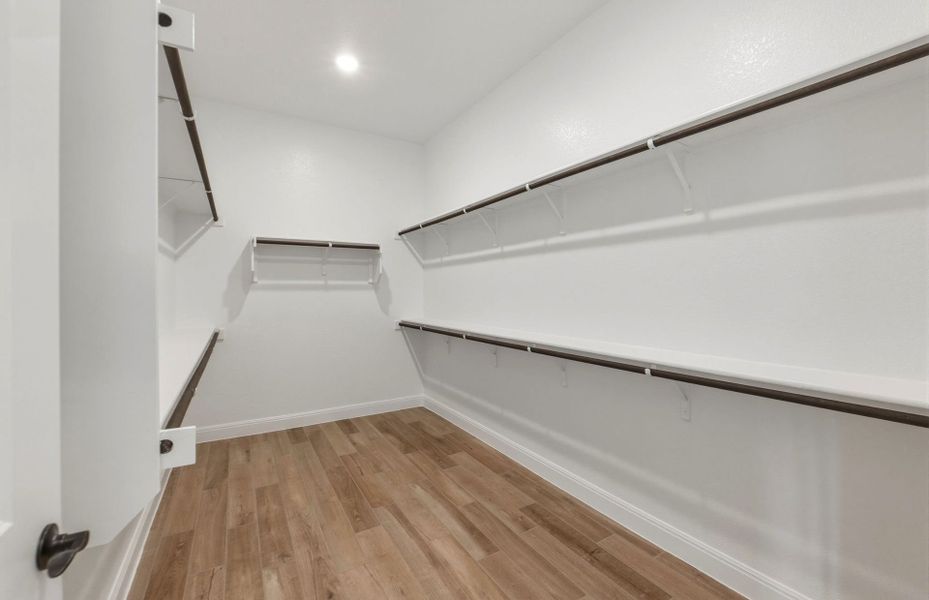 Spacious, unfurnished interior of a new home in Sun City Texas, Georgetown (Image 38).