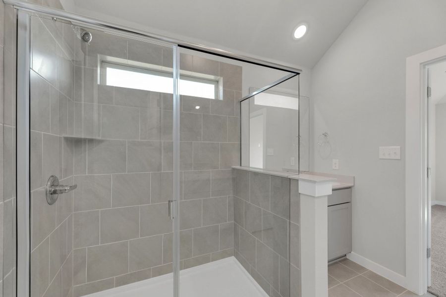 Primary Bath in the Evelyn Pecos model home in Austin TX by Trophy Signature Homes