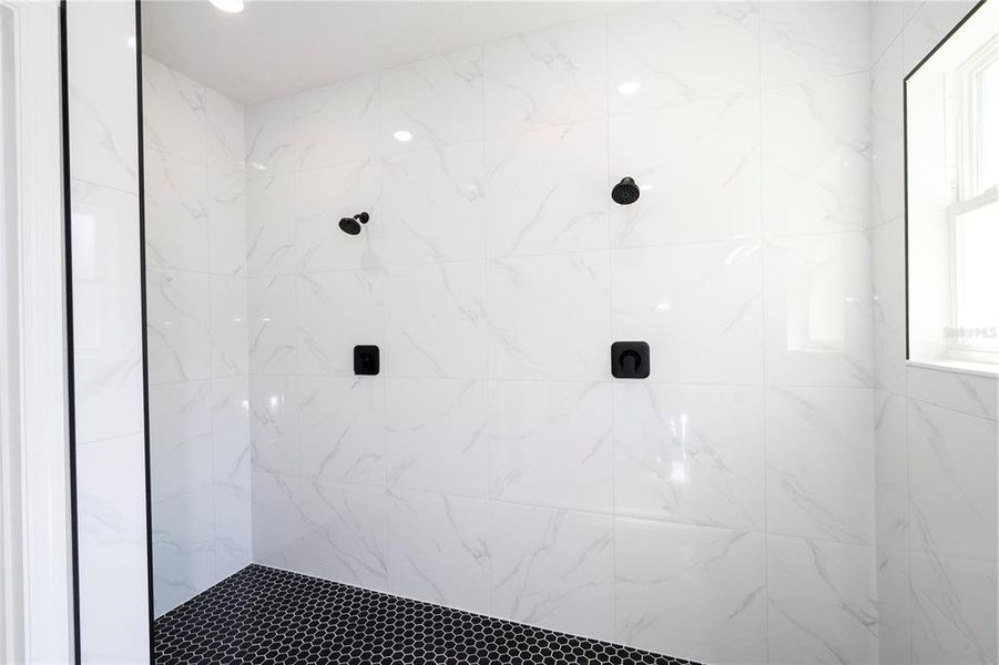 Spacious, unfurnished interior of a new home in , Citrus Springs (Image 23).