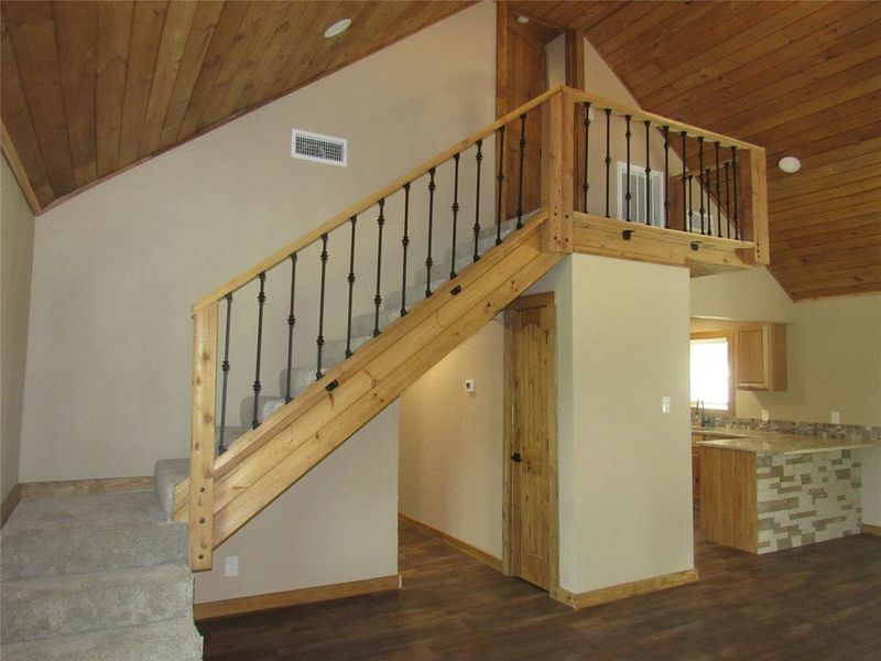Spacious, unfurnished interior of a new home in , Gainesville (Image 17).