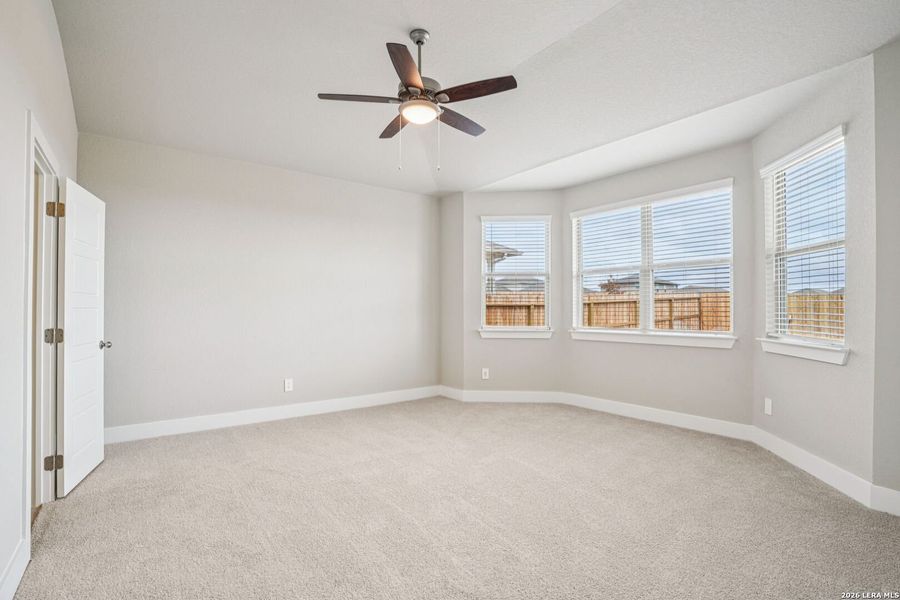 Spacious, unfurnished interior of a new home in Legendary Trails - Premier Series, Cibolo (Image 31).