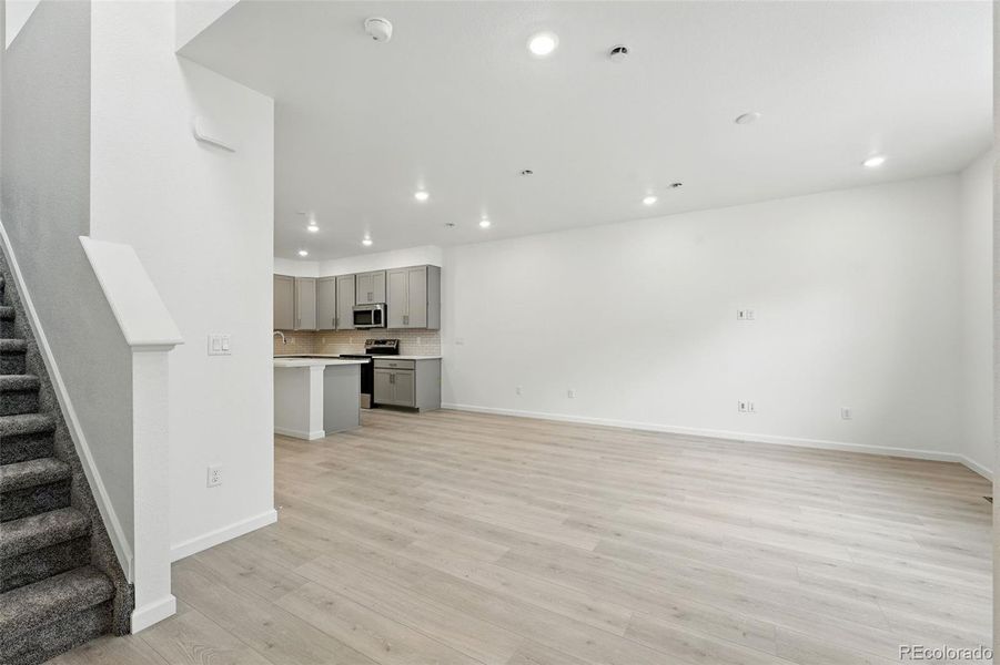 17115 W 91st Lane ~ Ready Now 17115 W 91st Lane ~ Ready Now