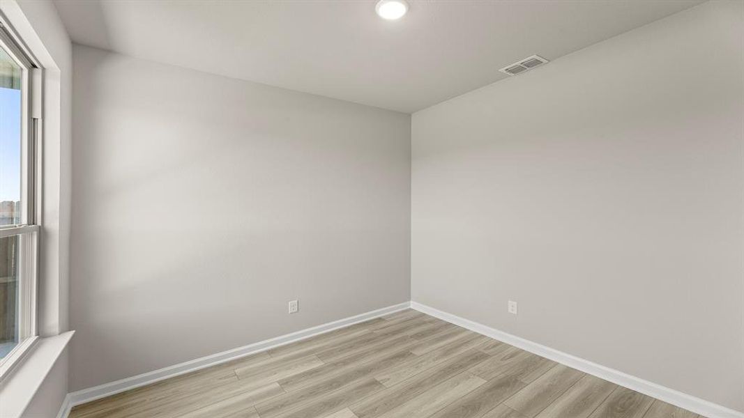 Spacious, unfurnished interior of a new home in Churchill 40s, Anna (Image 19).
