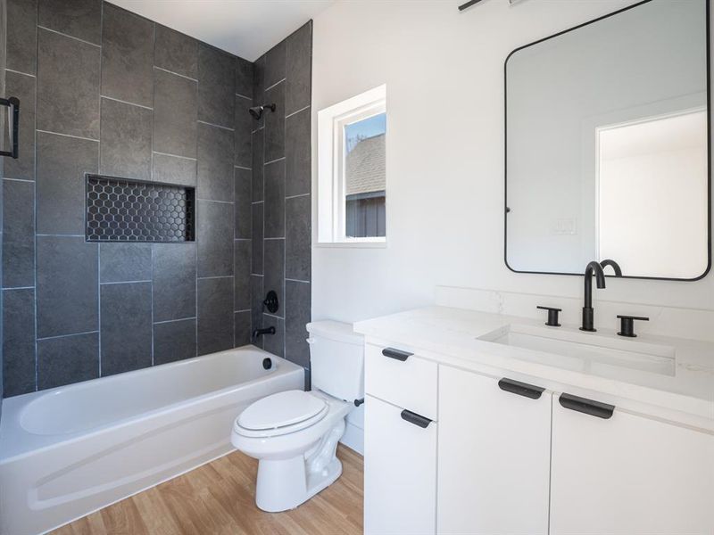 Furnished interior view inside a new home in , Dallas (Image 8).