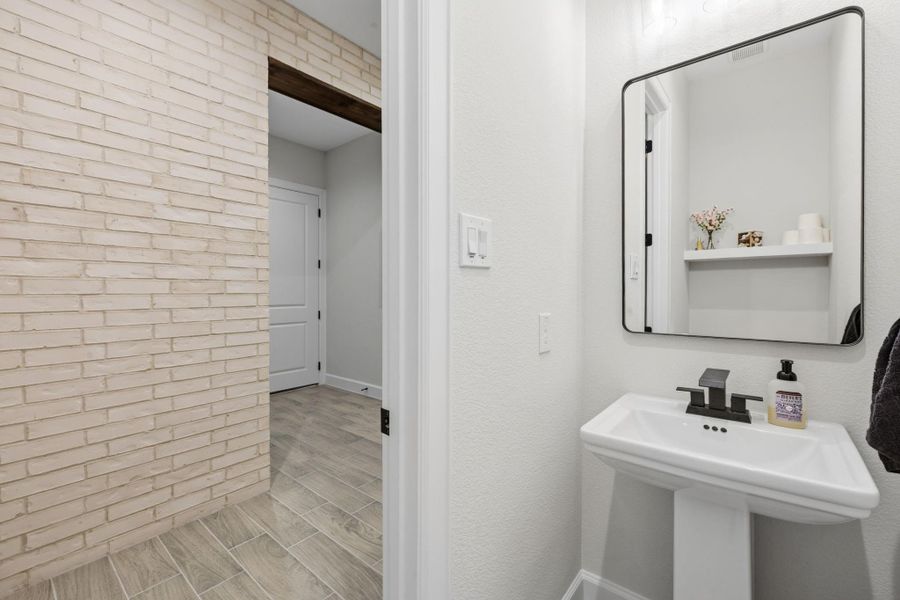 POWDER ROOM