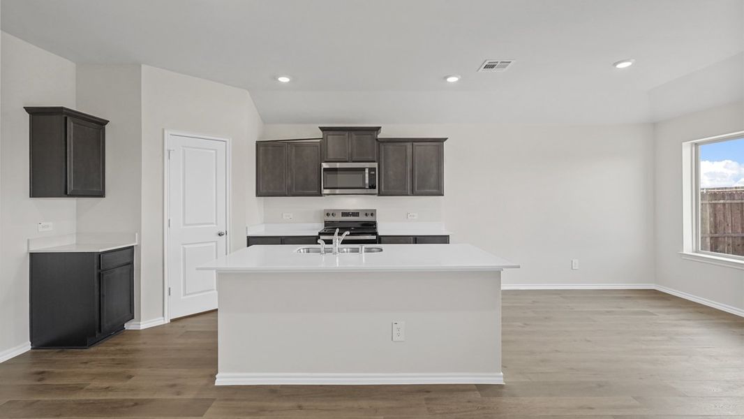 Representative furnished interior of a home built from the Bellvue by D.R. Horton in Blaire Lake, Tyler (Image 10). Representative furnished interior of a home built from the Bellvue by D.R. Horton in Blaire Lake, Tyler (Image 10).