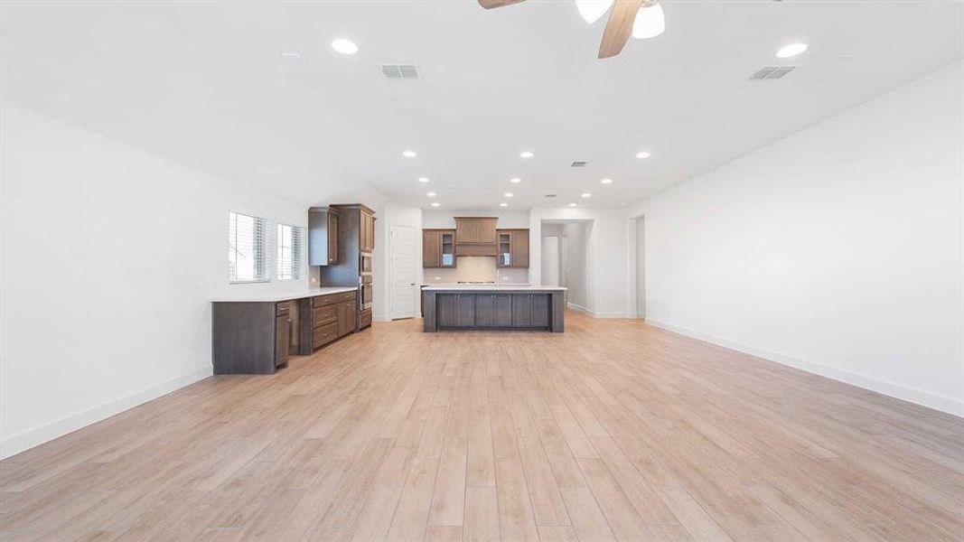 Spacious, unfurnished interior of a new home in Devonshire - Reserve 50', Forney (Image 17). Spacious, unfurnished interior of a new home in Devonshire - Reserve 50', Forney (Image 17).