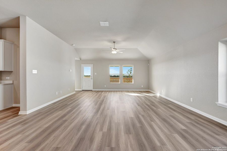 Spacious, unfurnished interior of a new home in Greenspoint Heights, Seguin (Image 15).