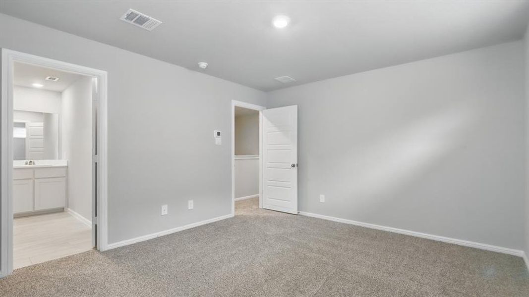 Spacious, unfurnished interior of a new home in Orchard Village, Fort Worth (Image 27). Spacious, unfurnished interior of a new home in Orchard Village, Fort Worth (Image 27).