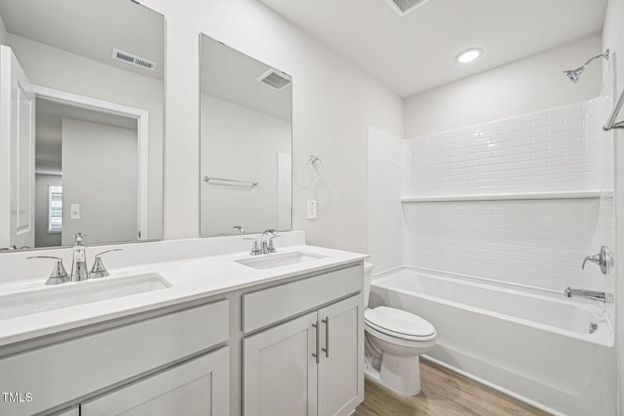 32-web-or-mls-Raleigh - Oak Manor - 721