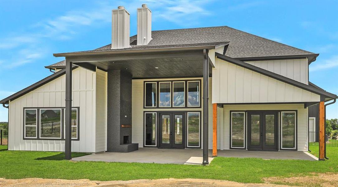Exterior details and patio area of a home in , Gunter (Image 4).