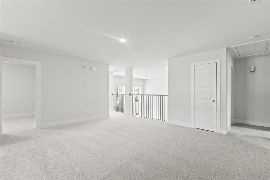 Spacious, unfurnished interior of a new home in Lyons Crest Estates, Garland (Image 39). Spacious, unfurnished interior of a new home in Lyons Crest Estates, Garland (Image 39).