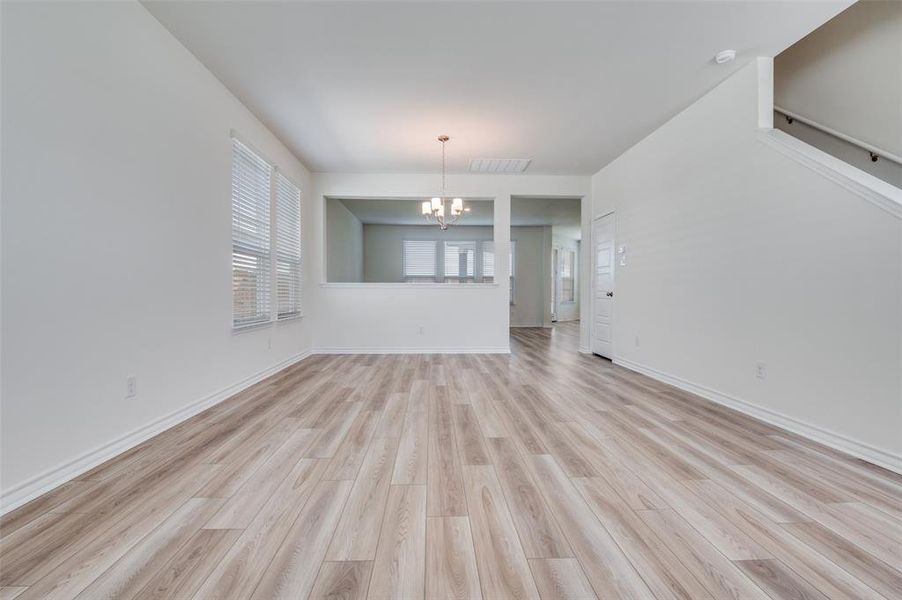 Spacious, unfurnished interior of a new home in Cottonwood Creek, Seagoville (Image 27).
