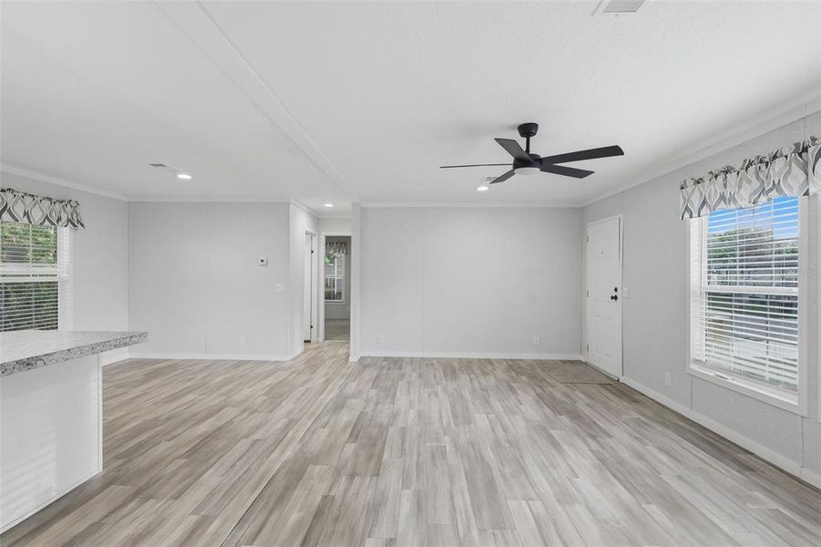 Spacious, unfurnished interior of a new home in , Casselberry (Image 13).