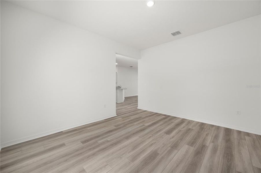 Spacious, unfurnished interior of a new home in Tula Parc, Astatula (Image 18). Spacious, unfurnished interior of a new home in Tula Parc, Astatula (Image 18).