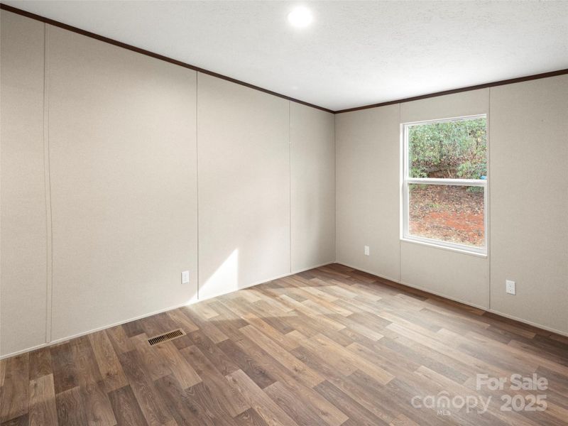 Spacious, unfurnished interior of a new home in , Old Fort (Image 10).