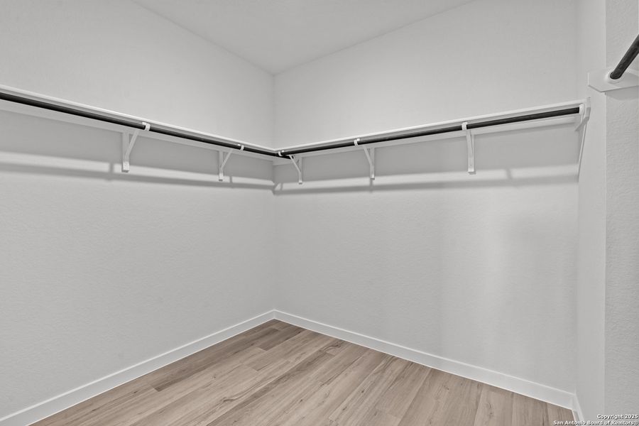 Spacious, unfurnished interior of a new home in Weltner Farms 50’s, New Braunfels (Image 17).