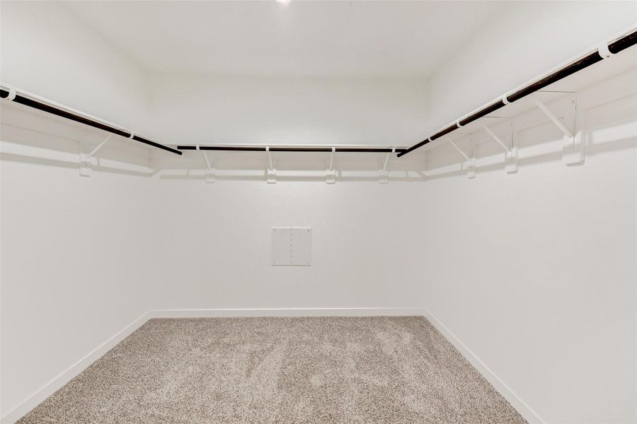 Spacious, unfurnished interior of a new home in Post Oak Pointe, Fresno (Image 25).