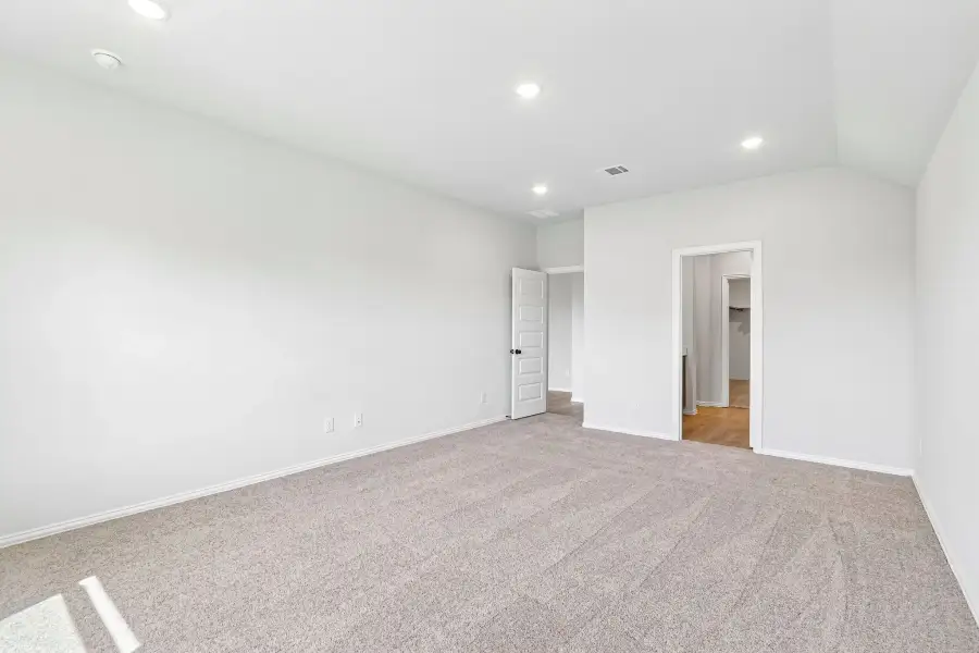 Spacious, unfurnished interior of a new home in Rolling Ridge, Van Alstyne (Image 13). Spacious, unfurnished interior of a new home in Rolling Ridge, Van Alstyne (Image 13).