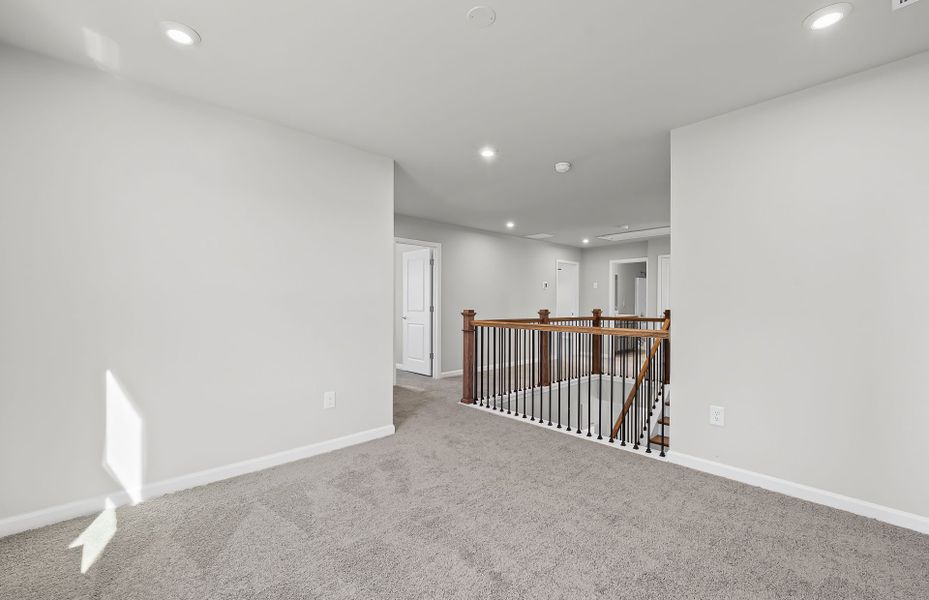 Spacious, unfurnished interior of a new home in Anderson Point, McDonough (Image 6).