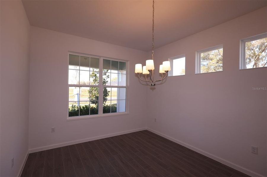 Spacious, unfurnished interior of a new home in Willow Run, Apopka (Image 11).