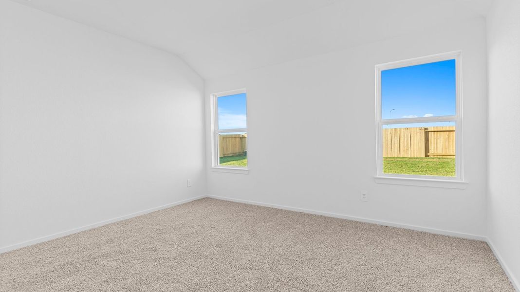 Spacious, unfurnished interior of a new home in Watermark, Alvin (Image 13).