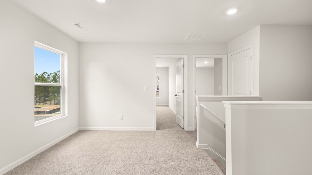 Representative unfurnished interior of a home built from the ELSTON by D.R. Horton in Pointe Park, Union City (Image 22).